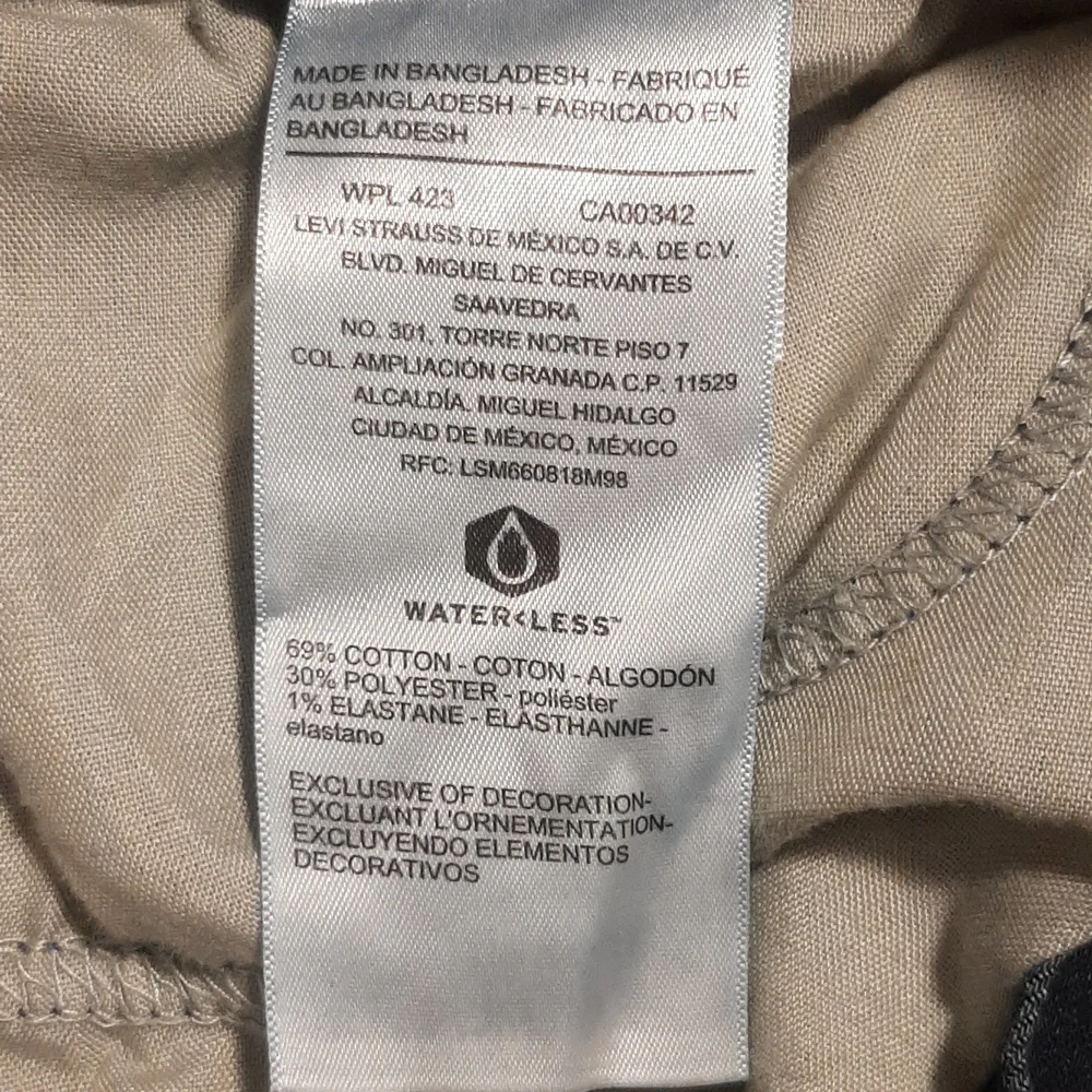 Levi Mid Rise Capri jeans size 12 - Picture 5 of 6